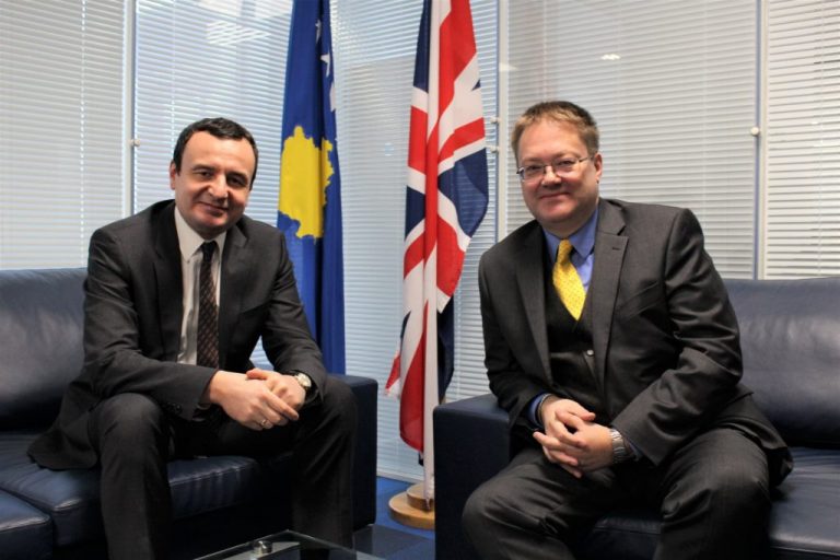 Ambasadori Britanik uron Albin Kurtin: ” Është një rrugë e rëndë përpara për administratën e re”